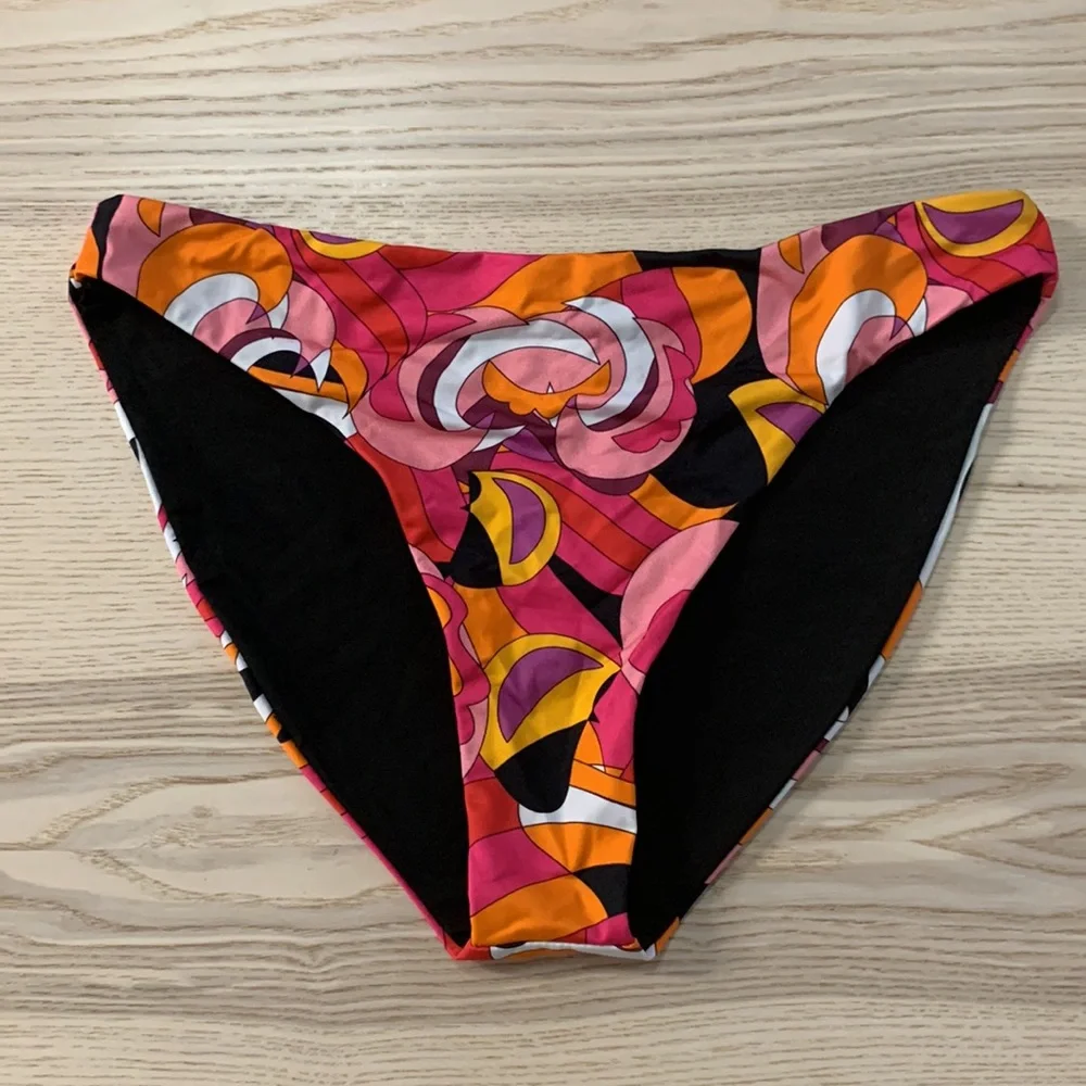 Beach Riot Bikini - Picture 8 of 10